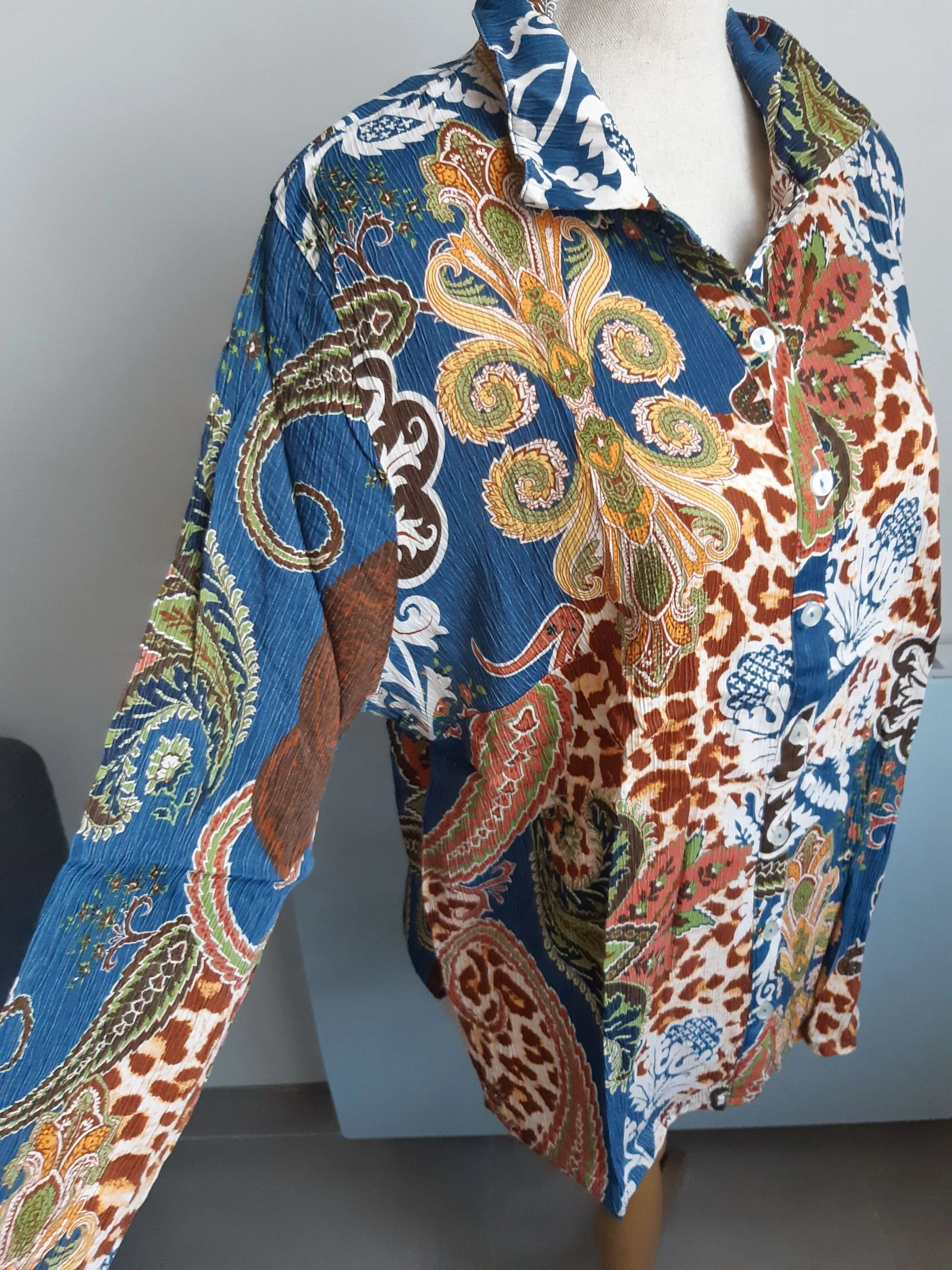 Camisa com estampa colorida Afibel T44 – photo 3